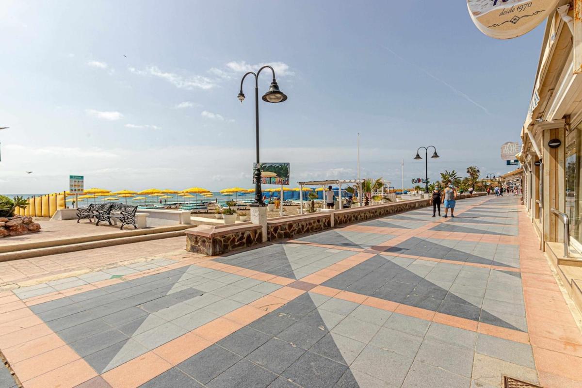 797 Holiday Rentals- Duplex Para 7 En La Carihuela A 1 Min De La Playa Торемолинос Екстериор снимка